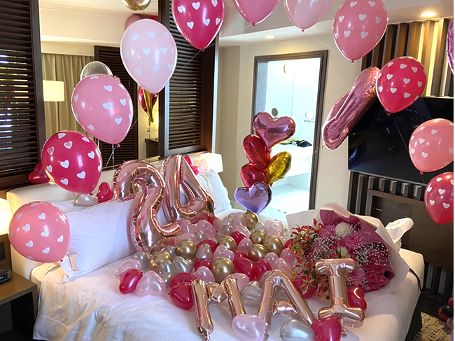 設営例 ２４歳のお誕生日のホテルサプライズ 福岡のバルーンショップ 装飾とイベント演出のバルバルバルーン 九州全域対応